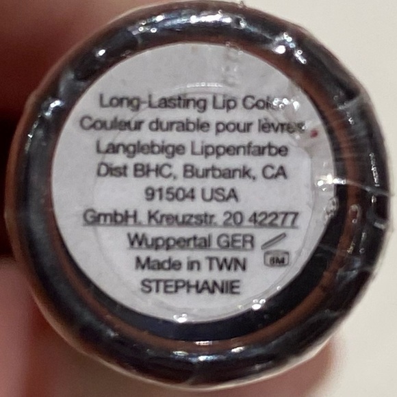 BH Cosmetics Liquid Linen Lipstick in Stephanie, New. - Picture 3 of 4
